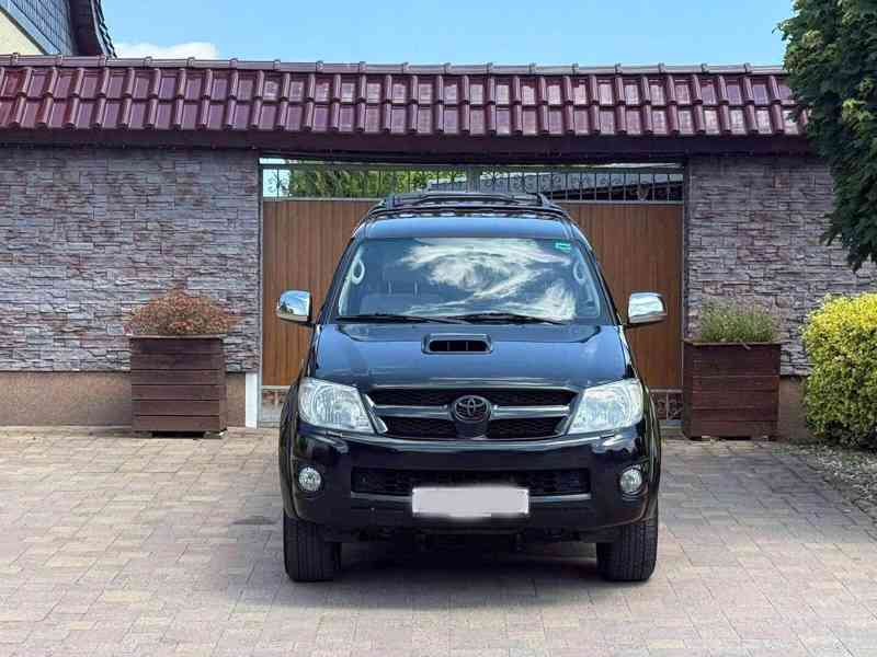 Toyota Hilux 3,0D4D Aut. Sol 4x4 126kw - foto 9