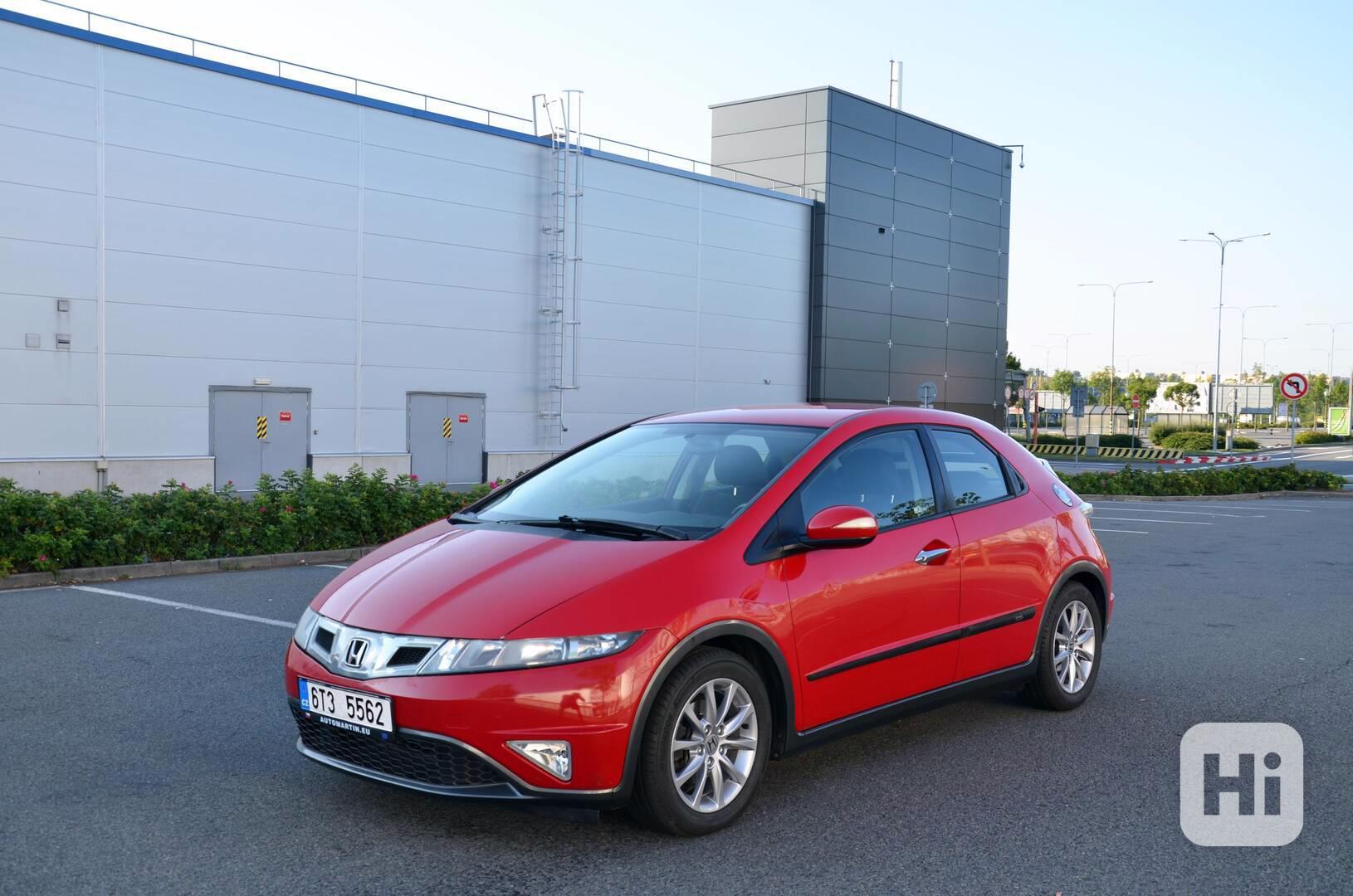 Honda Civic VIII 1.4 i-VTEC - foto 1