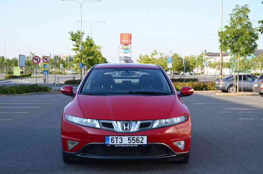 Honda Civic VIII 1.4 i-VTEC - foto 8