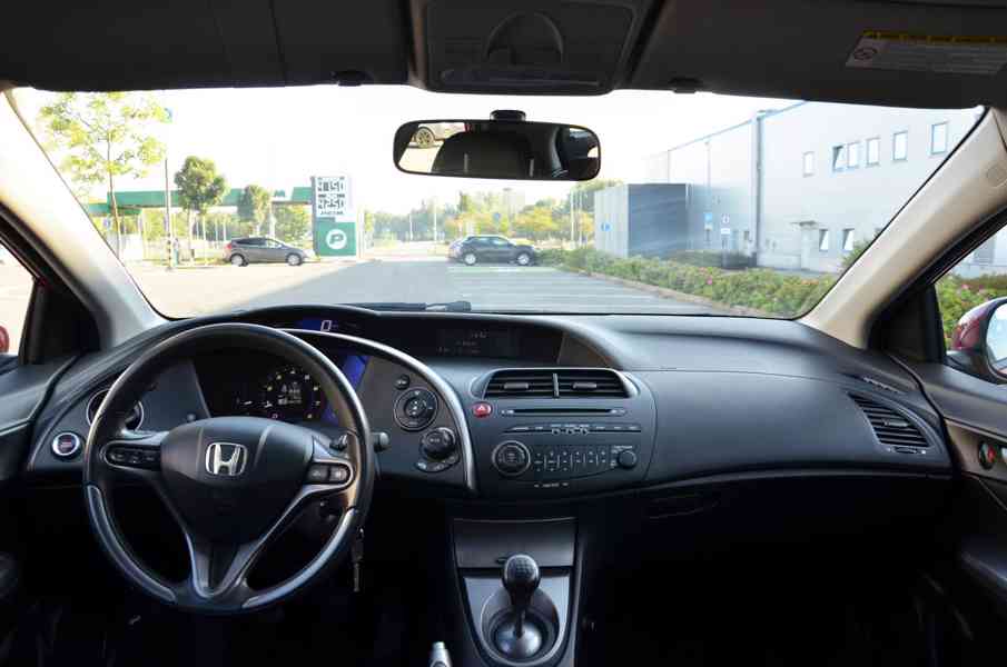 Honda Civic VIII 1.4 i-VTEC - foto 13