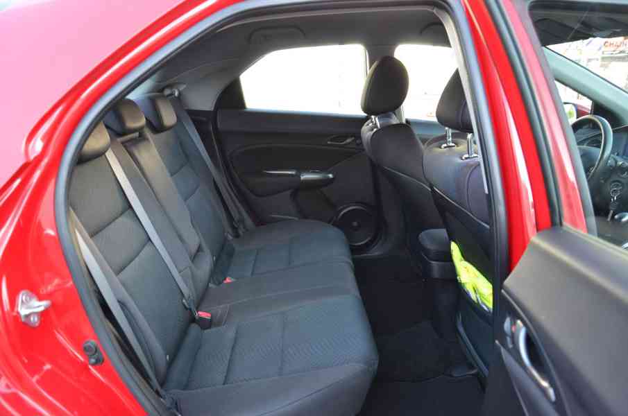 Honda Civic VIII 1.4 i-VTEC - foto 16