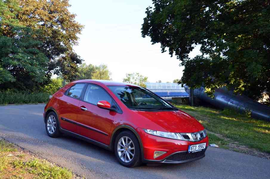 Honda Civic VIII 1.4 i-VTEC - foto 7