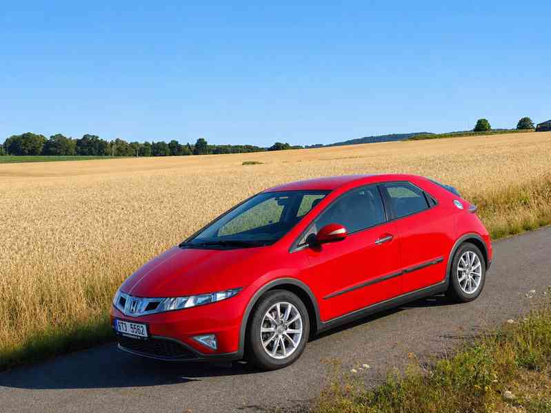 Honda Civic VIII 1.4 i-VTEC - foto 24