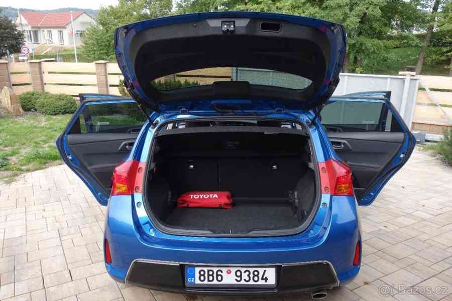 Toyota Auris 1,6   i 97 kW, 2013, 58 550 km - foto 9
