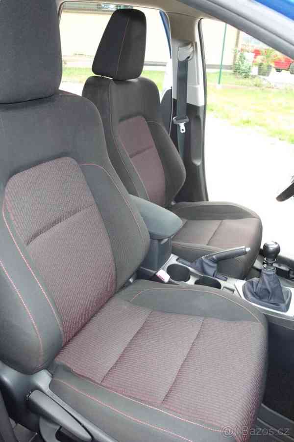Toyota Auris 1,6   i 97 kW, 2013, 58 550 km - foto 4