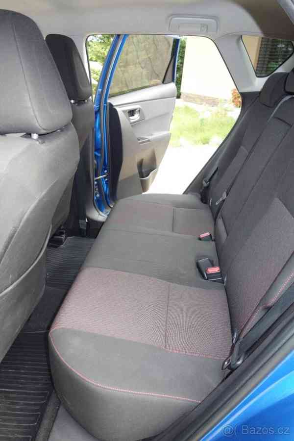 Toyota Auris 1,6   i 97 kW, 2013, 58 550 km - foto 5