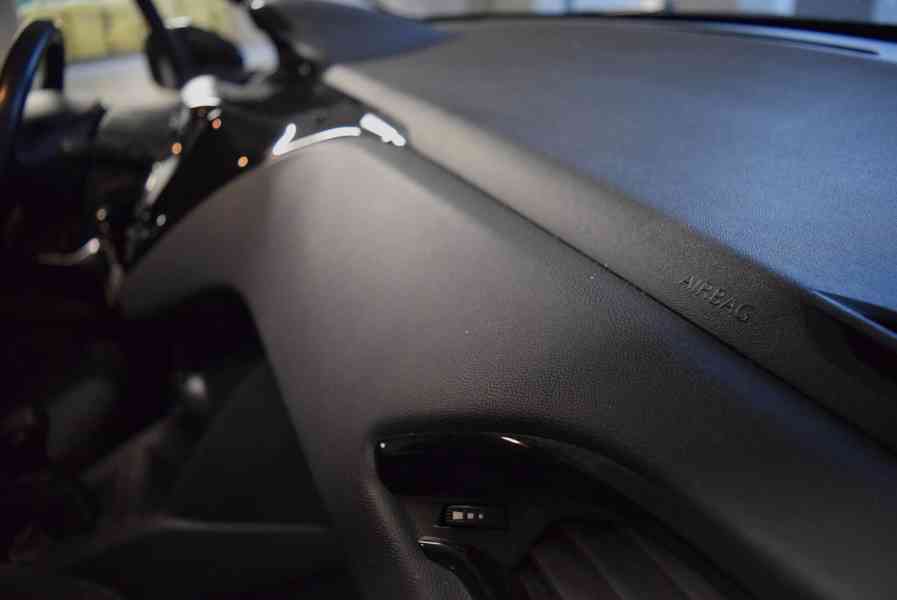 Peugeot 208, 1.0 VTi NOVÉ V ČR 62 000 KM rv 2013 - foto 11
