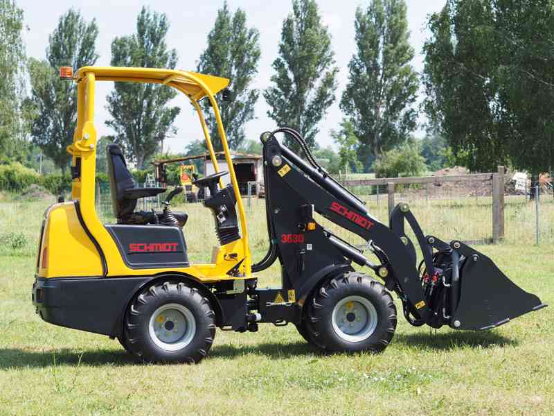 mininakladač Schmidt 3530, nový stroj - foto 1