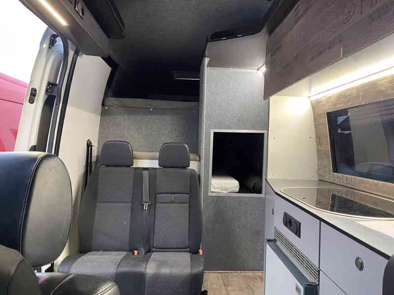 Obytná dodavka - foto 9