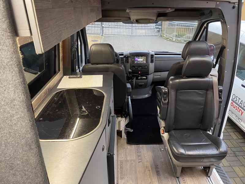 Obytná dodavka - foto 15