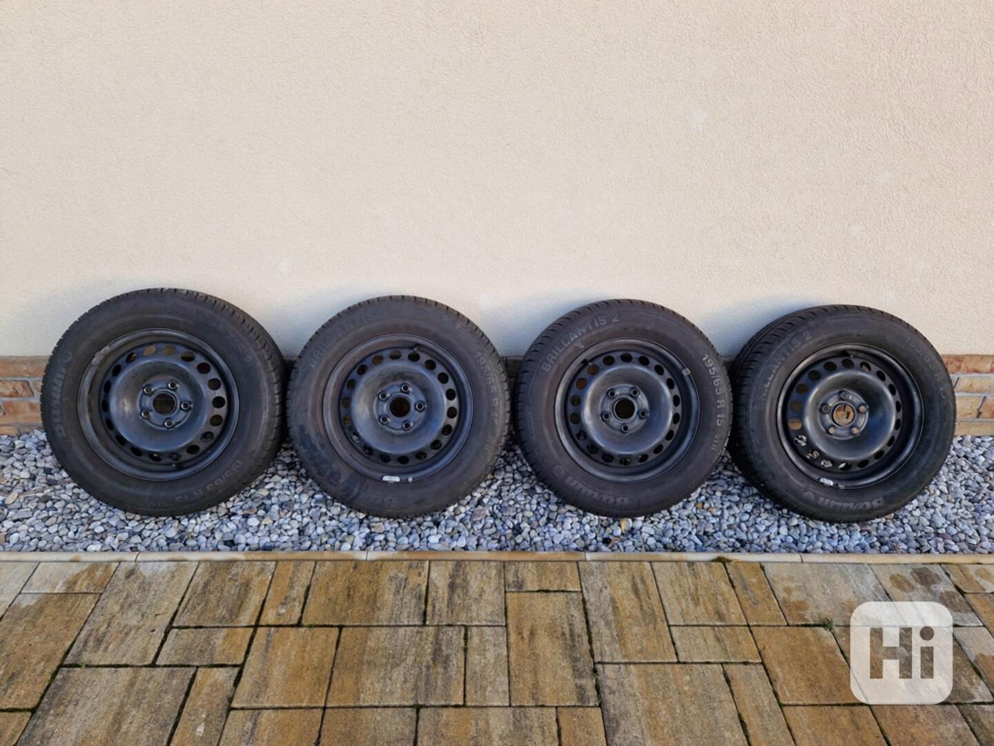 Originální plechové disky VW 15" vč. letních pneu - foto 1