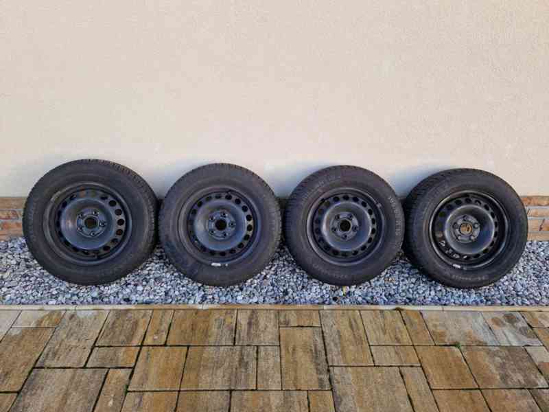 Originální plechové disky VW 15" vč. letních pneu - foto 1