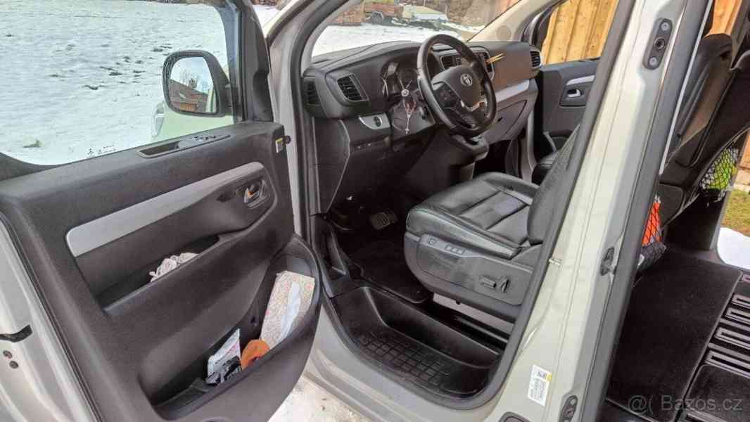 Toyota ProAce 2,0 D-4D 180k VIP L1  8-AT Xenony Kůže Panoram - foto 13