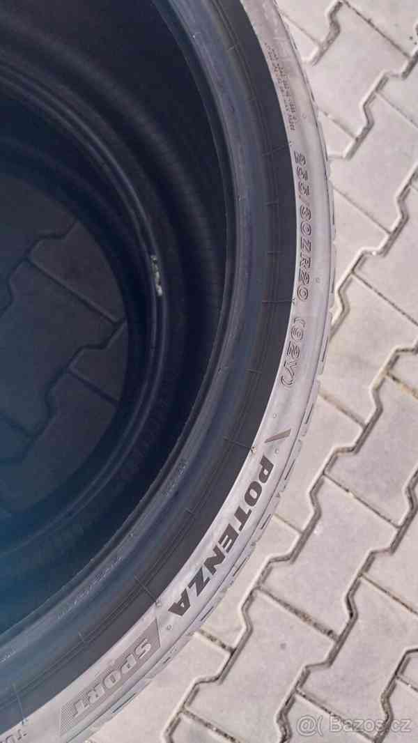 Prodám 2 x letní pneu Bridgestone 255/30/20 - foto 5