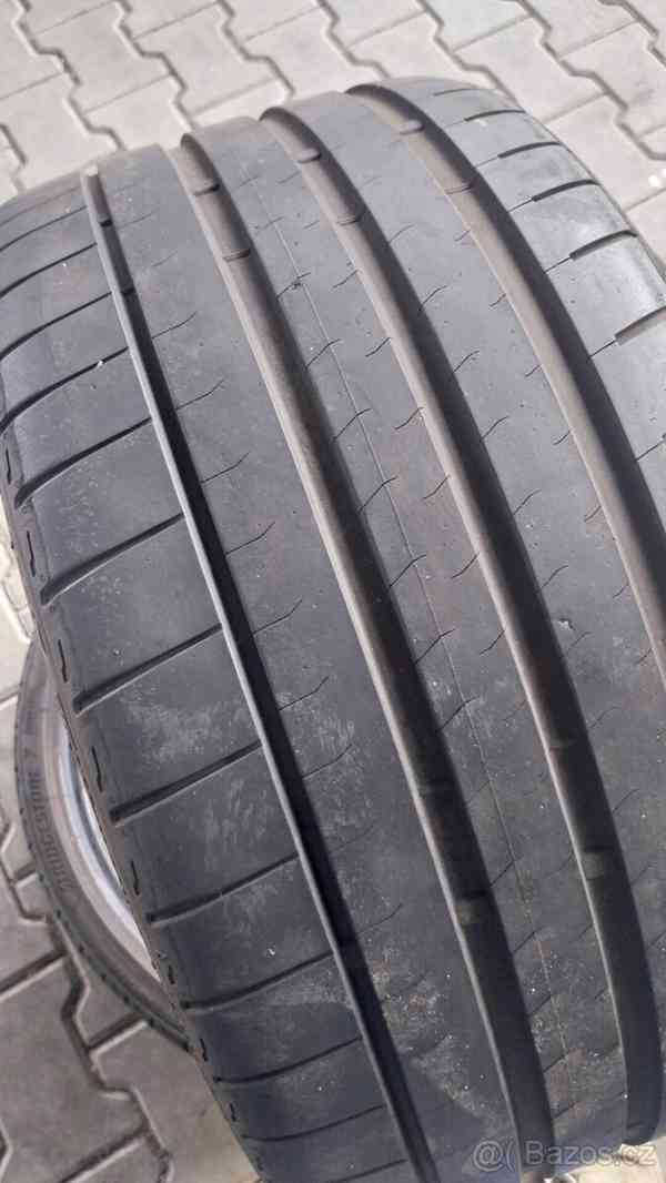 Prodám 2 x letní pneu Bridgestone 255/30/20 - foto 2