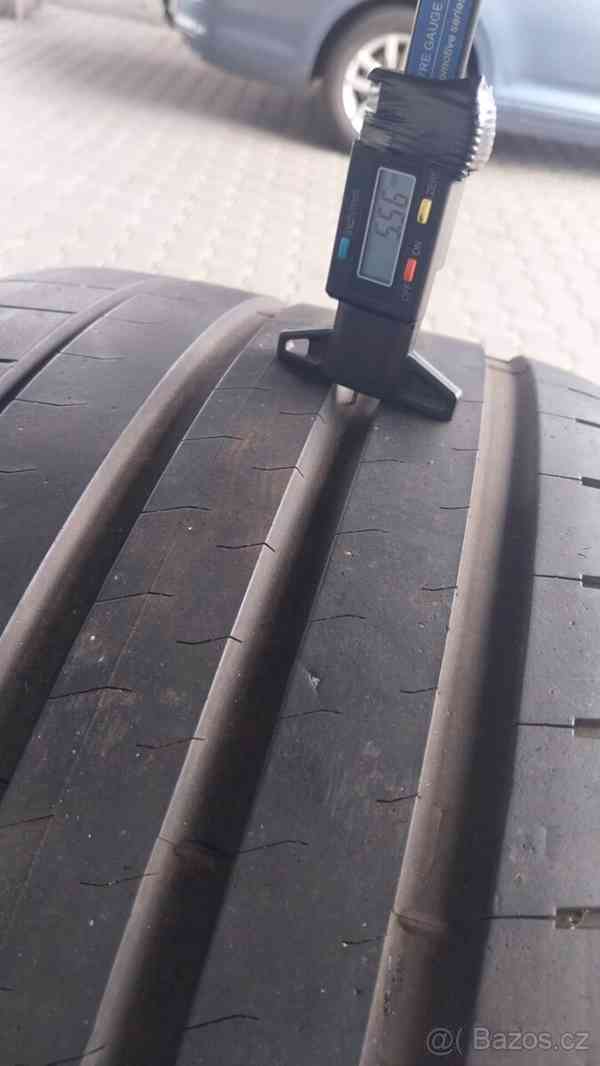 Prodám 2 x letní pneu Bridgestone 255/30/20 - foto 3