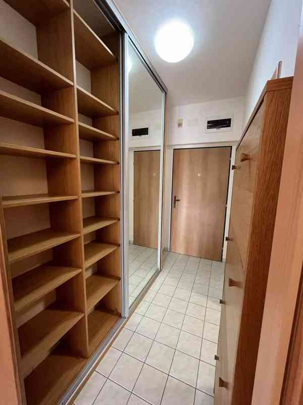 Pronájem bytu 1+kk 38 m² - foto 3