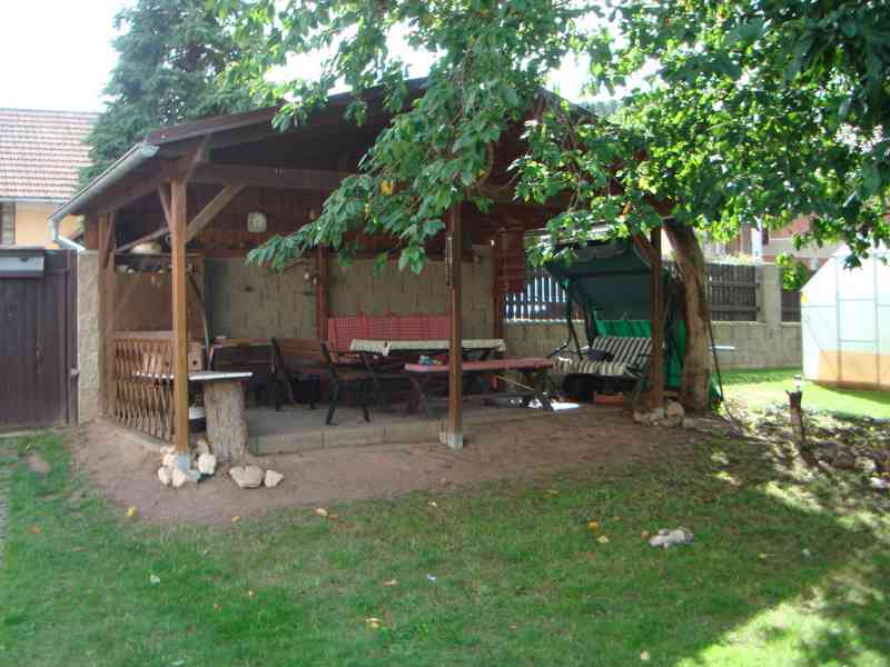  Pochvalov - Rodinný dům s pozemkem 655 m2 - foto 9