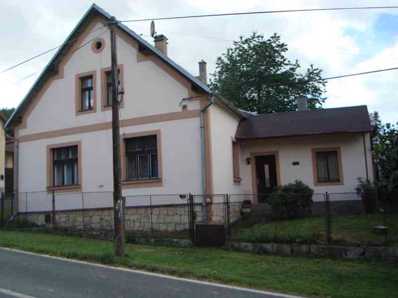 Pochvalov - Rodinný dům s pozemkem 655 m2 - foto 5