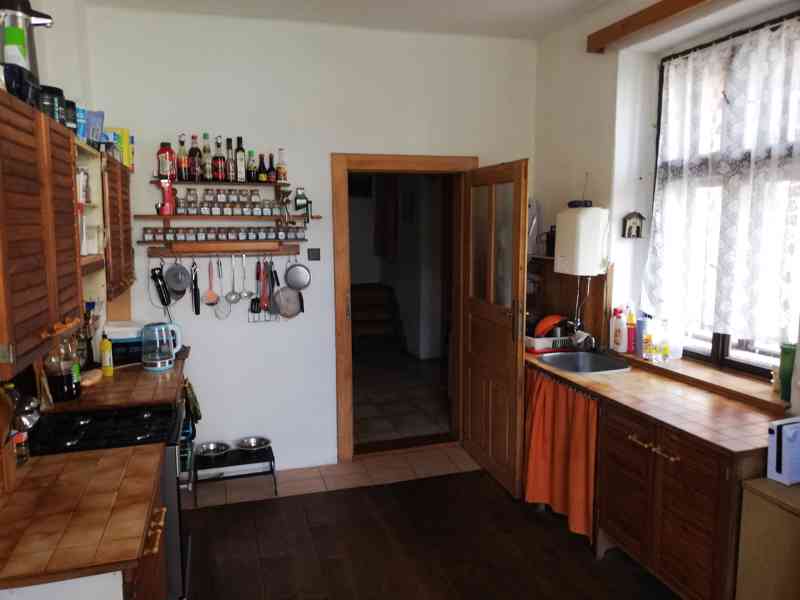  Pochvalov - Rodinný dům s pozemkem 655 m2 - foto 15