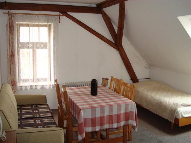  Pochvalov - Rodinný dům s pozemkem 655 m2 - foto 26