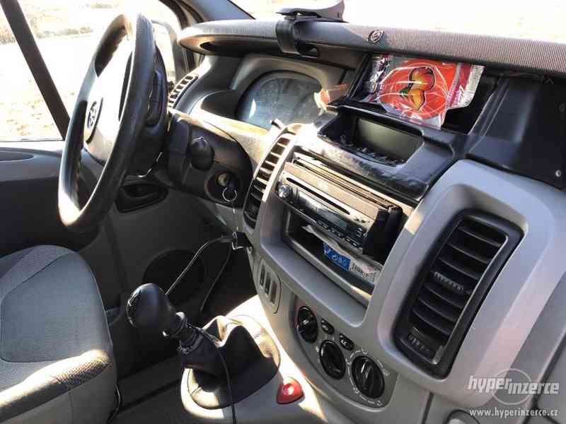 Opel Vivaro 8-MIST 1.9 tdci rv: 2006 - foto 17