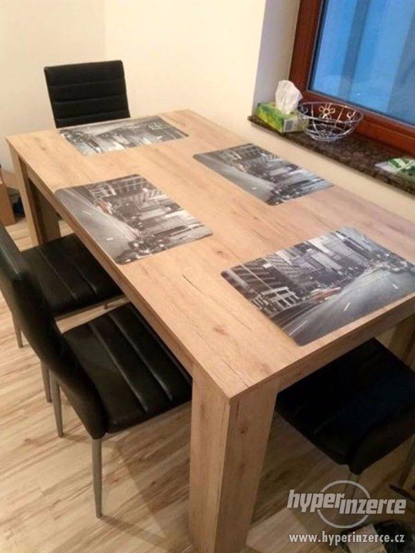 Jídelní stůl se 4 židlemi - foto 1