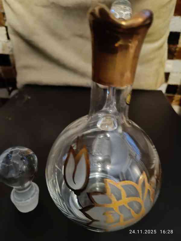 Prodám SKLENĚNOU KARAFU na ALKOHOL a 6 SKLENIČEK - foto 4
