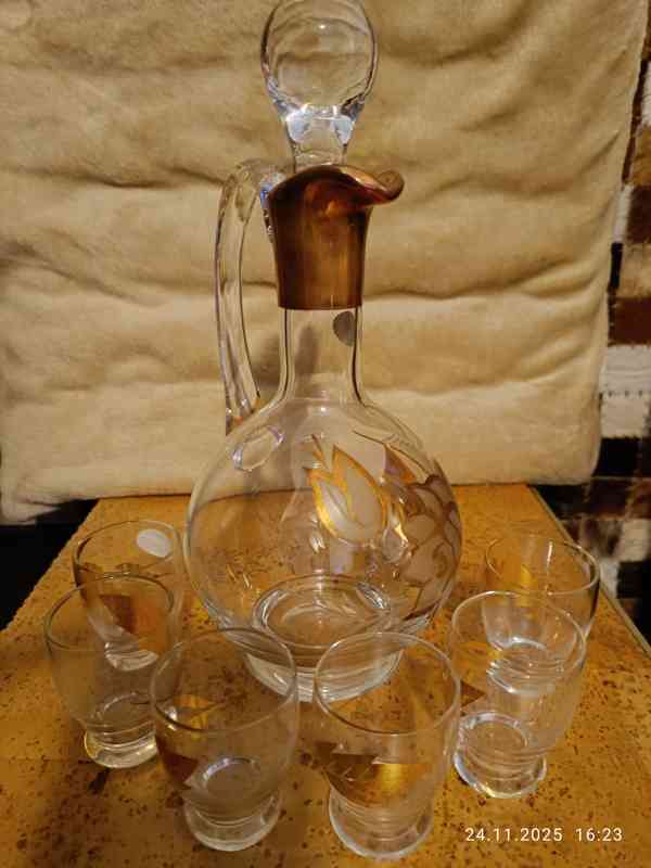 Prodám SKLENĚNOU KARAFU na ALKOHOL a 6 SKLENIČEK - foto 2