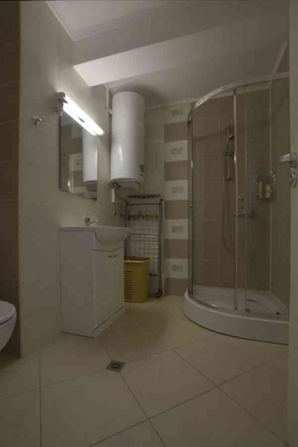 PROSTORNÝ APARTMÁN 3+kk (90 m²) - foto 16