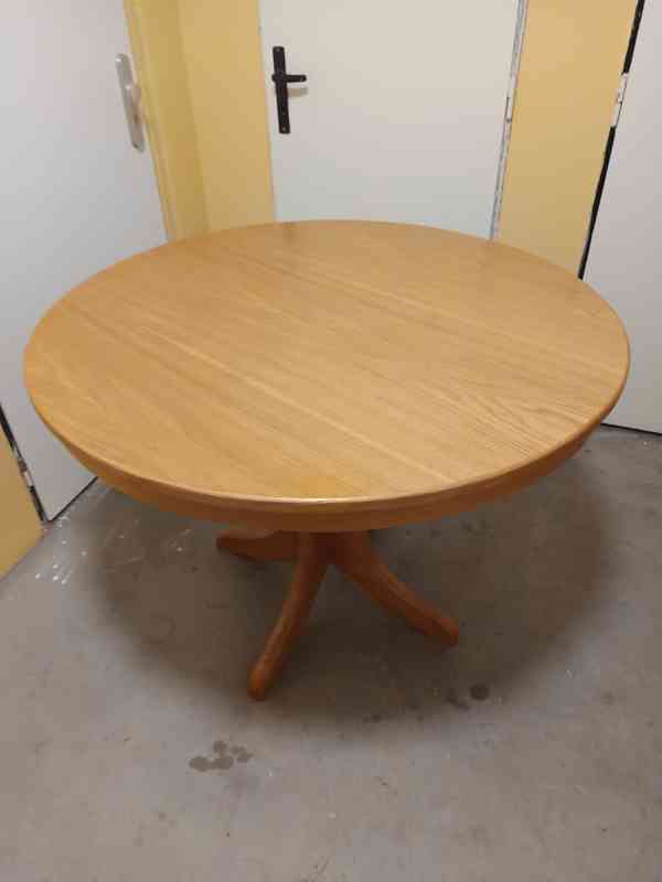 Kulatý stůl rozkládací masivní  - foto 3