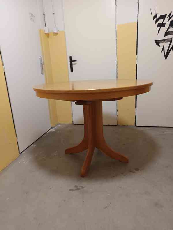 Kulatý stůl rozkládací masivní  - foto 2