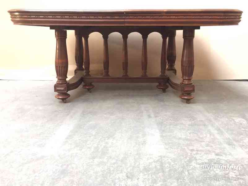 Starožitný jídelní stůl - foto 1
