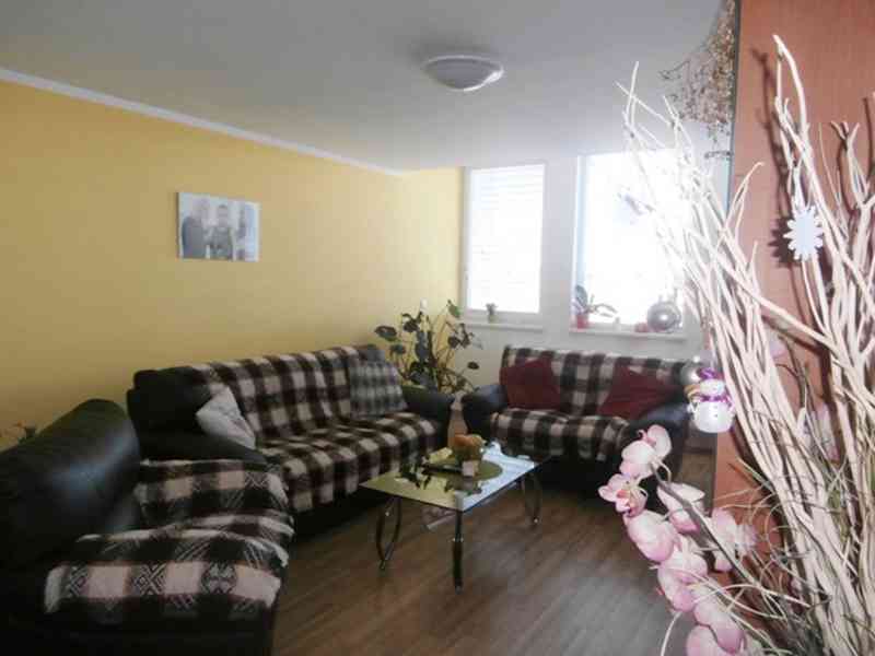 Prostorný a světlý 3+1 (80 m2) k pronájmu v Novém Šaldorfu u - foto 3