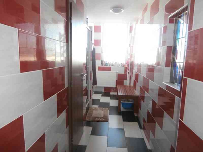 Prostorný a světlý 3+1 (80 m2) k pronájmu v Novém Šaldorfu u - foto 5