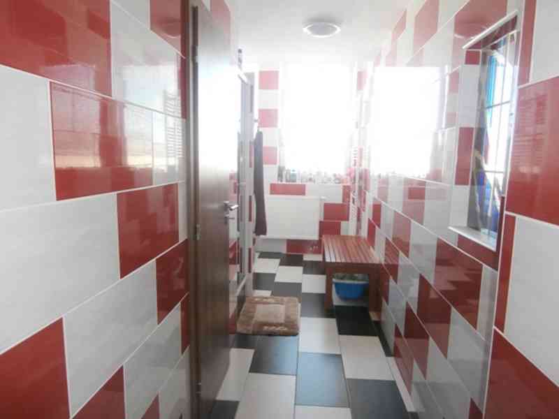 Prostorný a světlý 3+1 (80 m2) k pronájmu v Novém Šaldorfu u - foto 5
