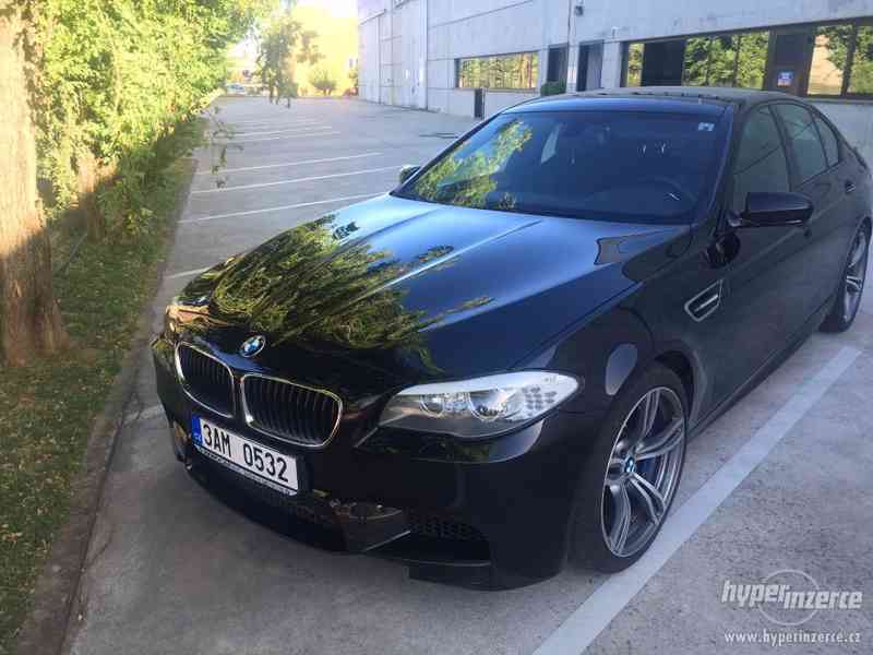BMW M5 - foto 1