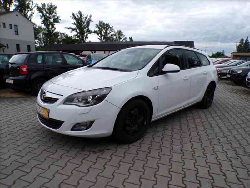 Opel Astra 1,7 CDTi 96KW XENONY - foto 14