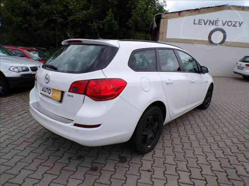 Opel Astra 1,7 CDTi 96KW XENONY - foto 16