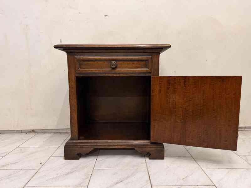 Starožitná rustikální skříňka - foto 5