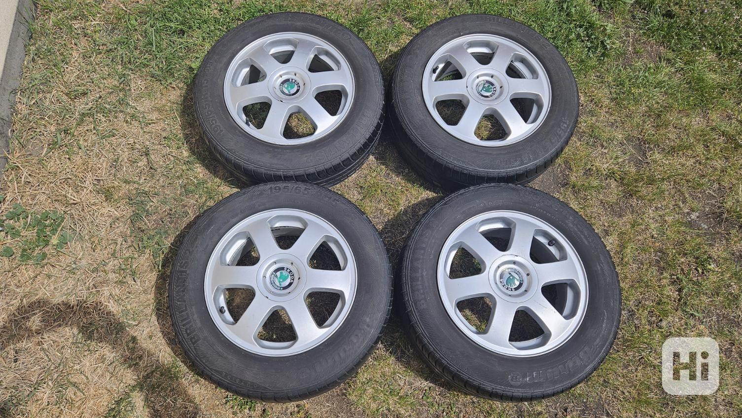 Škoda Octavia elektrony 6,5Jx15 5x100 pneumatiky 195/65R15 - foto 1
