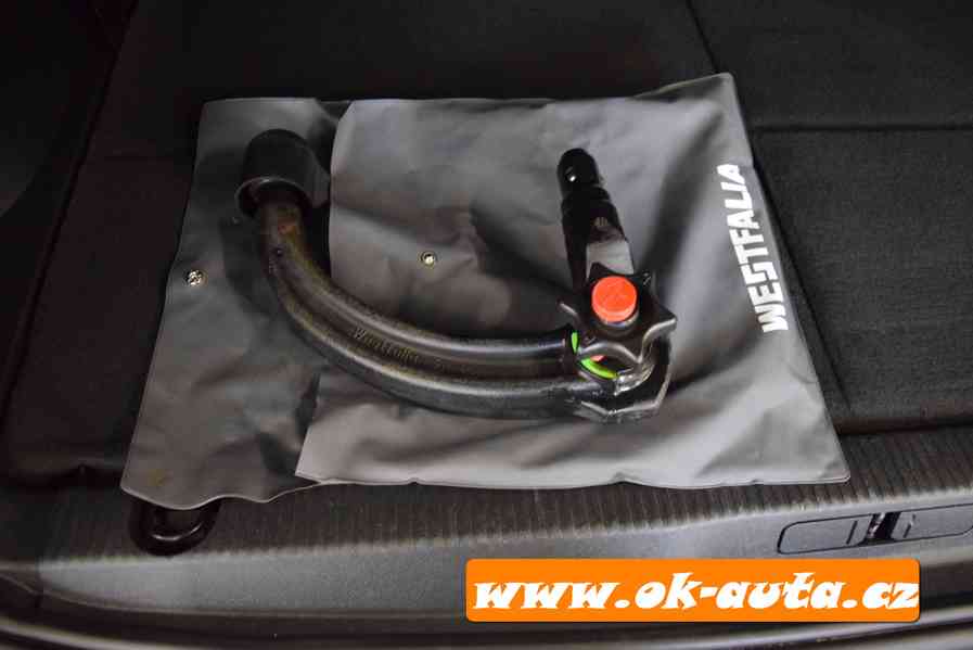 Peugeot 5008 1.2 ACTIVE 7 MÍST PRAV.SERVIS RV 2019-DPH - foto 9