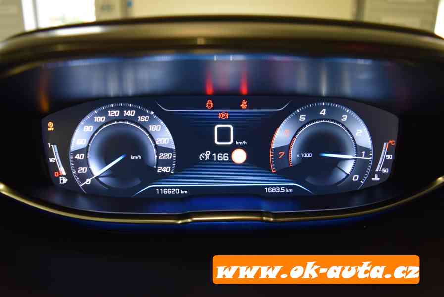 Peugeot 5008 1.2 ACTIVE 7 MÍST PRAV.SERVIS RV 2019-DPH - foto 20