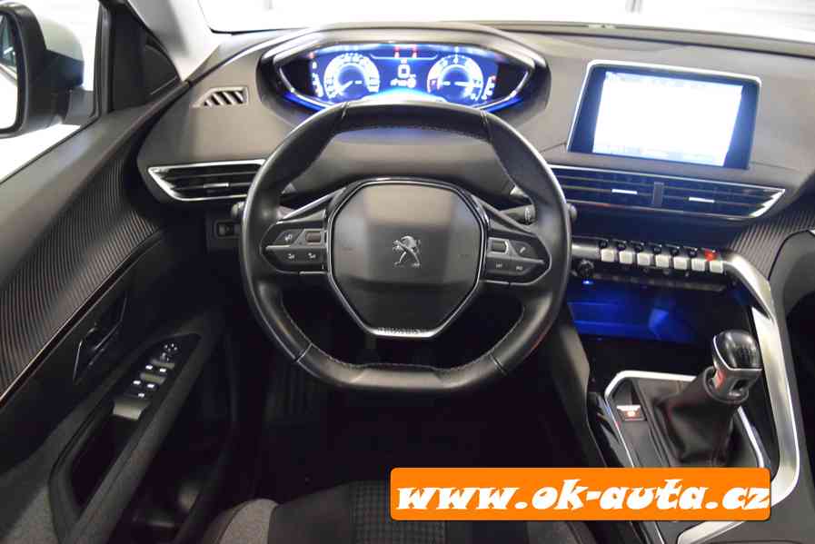 Peugeot 5008 1.2 ACTIVE 7 MÍST PRAV.SERVIS RV 2019-DPH - foto 11