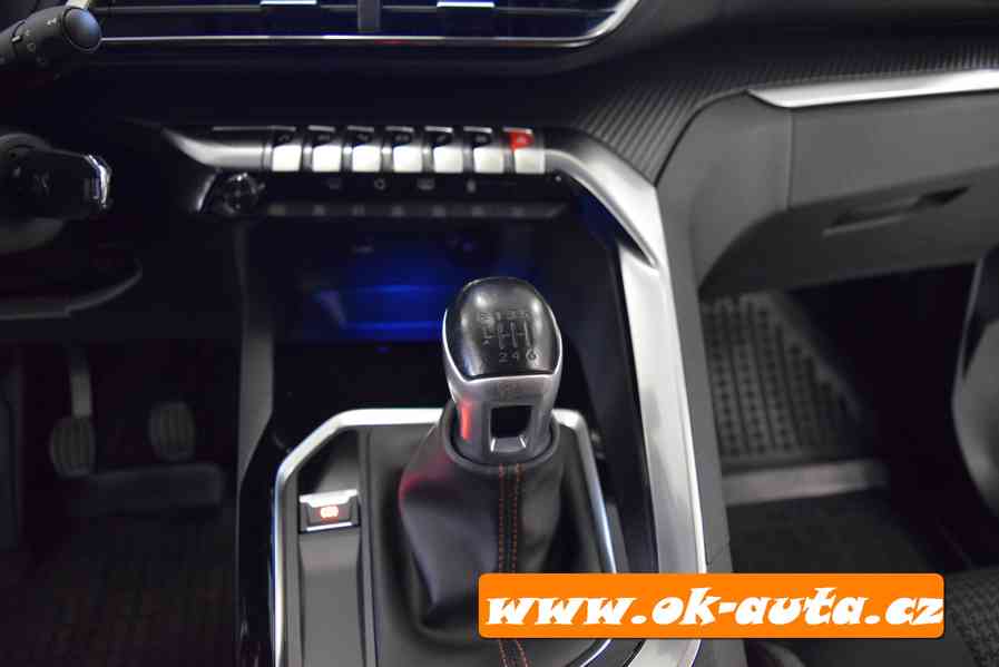 Peugeot 5008 1.2 ACTIVE 7 MÍST PRAV.SERVIS RV 2019-DPH - foto 14