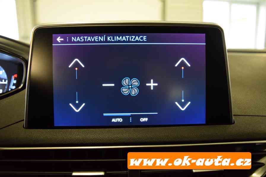 Peugeot 5008 1.2 ACTIVE 7 MÍST PRAV.SERVIS RV 2019-DPH - foto 17