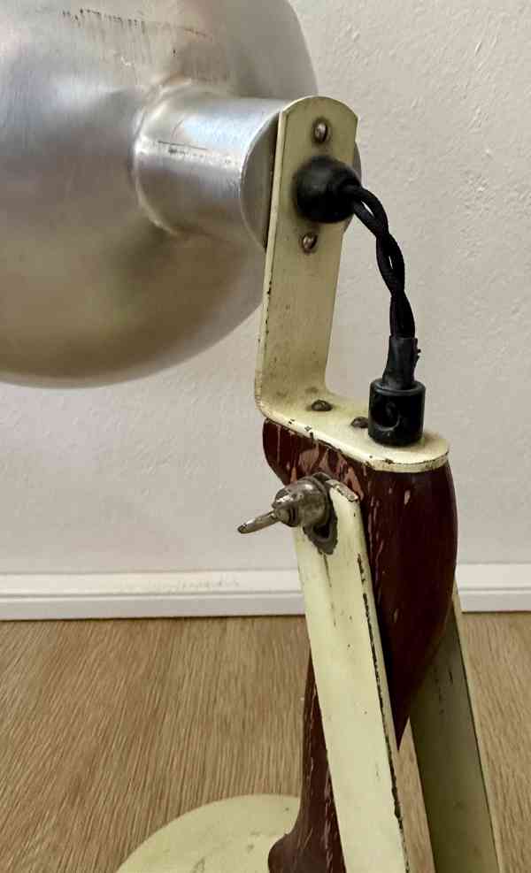 STARÁ elektrická lampa ocel lak dřevo asi lékařská TOP!!! - foto 5