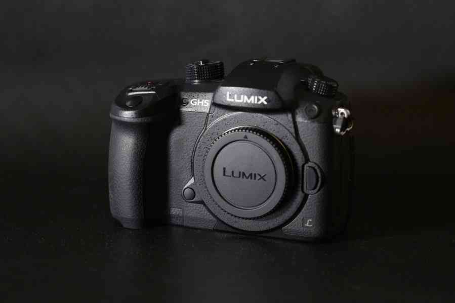Tělo Panasonic Lumix DC-GH5  - foto 1