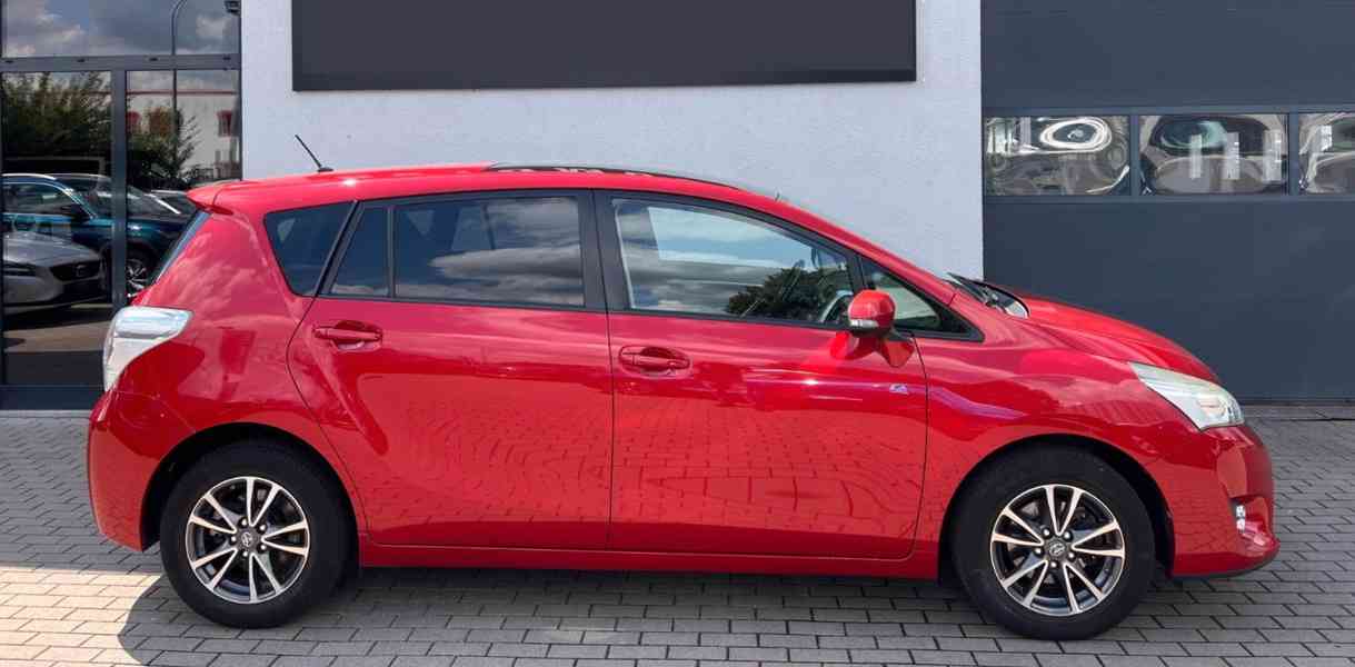 Toyota Verso Comfort 1.8i benzín Aut. 108kw - foto 14