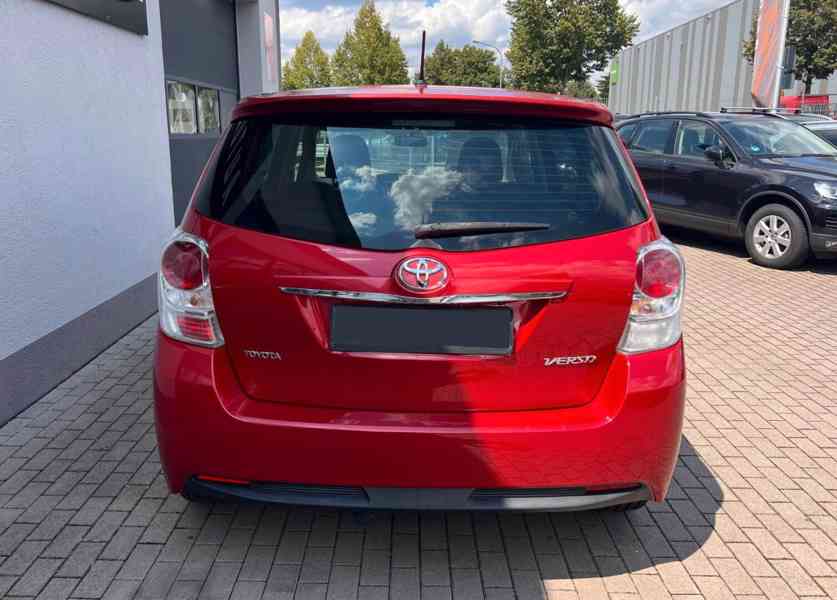 Toyota Verso Comfort 1.8i benzín Aut. 108kw - foto 18